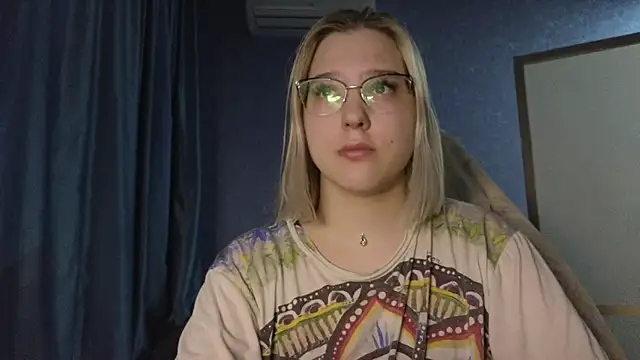 Snapshot of HotBrandyX chatting on 11-15-25, 02:46 HotBrandyX online show from 11-15-25, 02:46