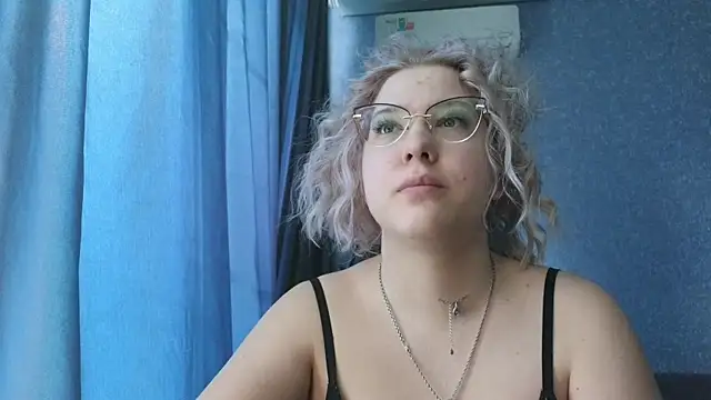 HotBrandyX online show from 04-11-26, 04:17