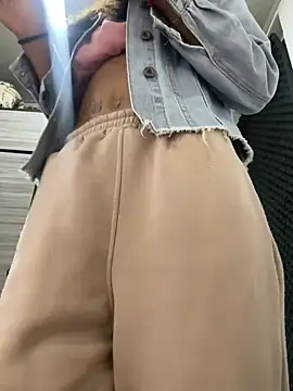 zoe storm online show from 02-07-25, 08:31