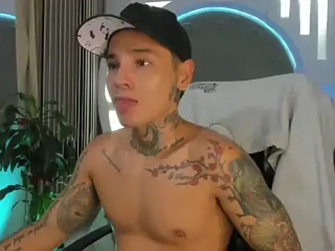 Snapshot of tattokoi chatting on 02-23-25, 08:17 tattokoi online show from 02-23-25, 08:17