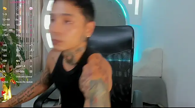 Snapshot of tattokoi chatting on 03-04-25, 10:05 tattokoi online show from 03-04-25, 10:05