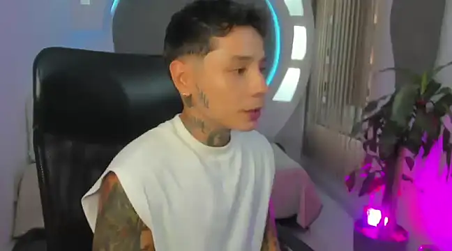 Snapshot of tattokoi chatting on 03-13-25, 08:54 tattokoi online show from 03-13-25, 08:54