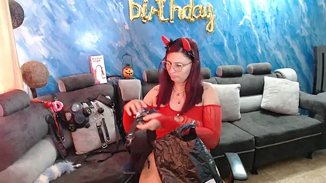 Snapshot of sachaclinford chatting on 10-28-25, 08:11 sachaclinford online show from 10-28-25, 08:11