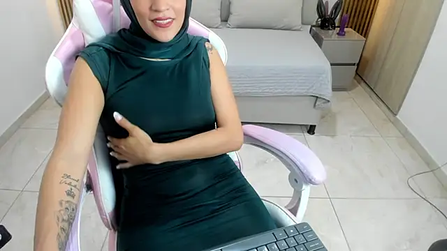 Zulema hamdi online show from 03-01-25, 02:34
