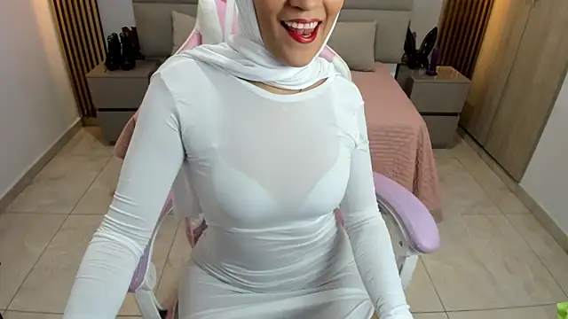 Zulema hamdi online show from 03-04-25, 11:08