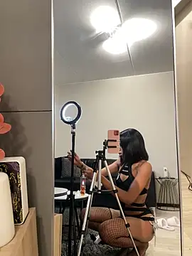 Snapshot of Go_Meg chatting on 11-25-25, 11:38 Go Meg online show from 11-25-25, 11:38