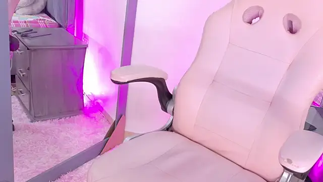 Snapshot of adry_moris chatting on 03-18-25, 04:26 adry moris online show from 03-18-25, 04:26