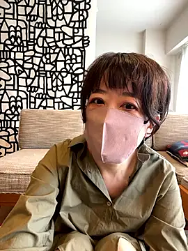 Snapshot of daako_oO chatting on 10-18-25, 04:04 daako oO online show from 10-18-25, 04:04