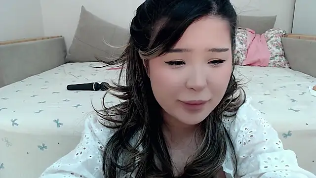 Snapshot of Minamin_20 chatting on 05-02-26, 11:21 Minamin 20 online show from 05-02-26, 11:21