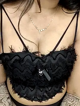 Snapshot of Love_Evaa chatting on 02-01-25, 08:37 Love Evaa online show from 02-01-25, 08:37