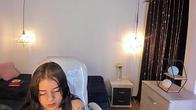 Snapshot of Nicole_Foxx_ chatting on 02-16-25, 01:36 Nicole Foxx online show from 02-16-25, 01:36