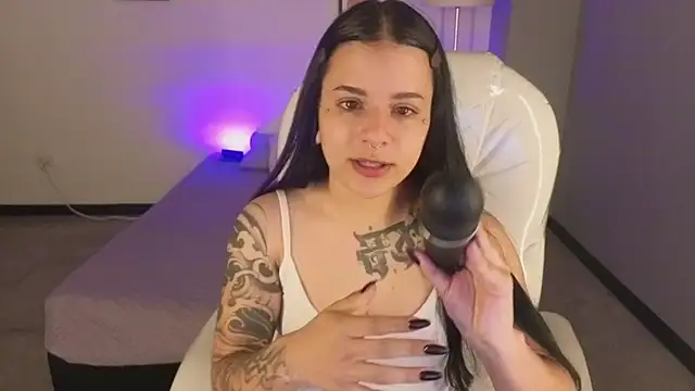 Snapshot of Nicole_Foxx_ chatting on 10-10-25, 07:46 Nicole Foxx online show from 10-10-25, 07:46