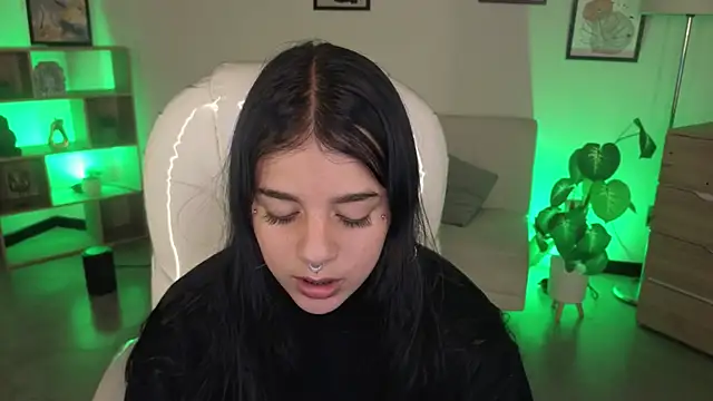 Nicole Foxx  online show from 11-24-25, 07:24