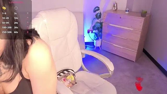 Nicole Foxx  online show from 04-10-26, 08:02