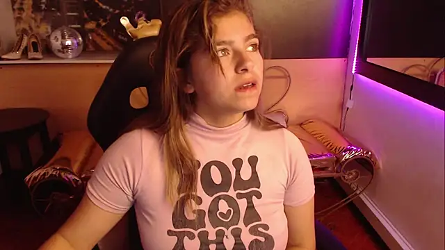 Kitten Cam online show from 09-24-25, 02:59