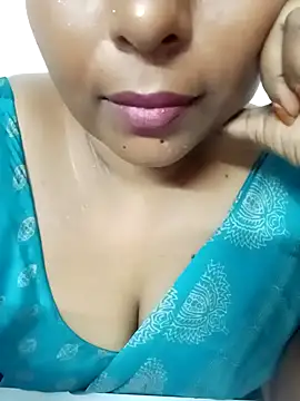 Snapshot of Tamil_queen1 chatting on 01-22-25, 10:26 Tamil queen1 online show from 01-22-25, 10:26