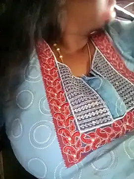 Snapshot of Tamil_queen1 chatting on 03-01-25, 06:46 Tamil queen1 online show from 03-01-25, 06:46