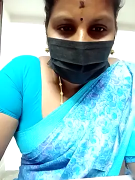 Snapshot of Tamil_queen1 chatting on 03-02-25, 02:54 Tamil queen1 online show from 03-02-25, 02:54