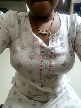 Snapshot of Tamil_queen1 chatting on 01-05-26, 07:39 Tamil queen1 online show from 01-05-26, 07:39