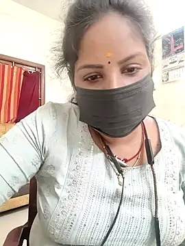 Snapshot of Tamil_queen1 chatting on 01-11-26, 06:57 Tamil queen1 online show from 01-11-26, 06:57