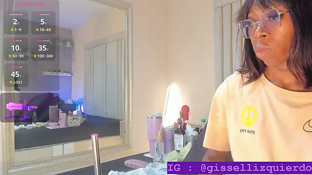 Snapshot of Liincostelloo chatting on 11-11-25, 07:36 Liincostelloo online show from 11-11-25, 07:36