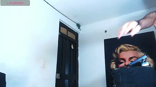 licy blonde hot online show from 11-20-25, 01:28