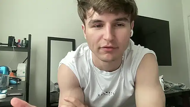 Snapshot of ryan_28747 chatting on 04-22-26, 09:27 ryan 28747 online show from 04-22-26, 09:27