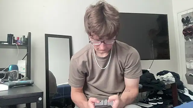 Snapshot of ryan_28747 chatting on 05-04-26, 12:50 ryan 28747 online show from 05-04-26, 12:50