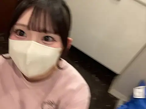 Snapshot of shina_mo_n_ch chatting on 11-01-25, 07:43 shina mo n ch online show from 11-01-25, 07:43