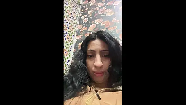 Snapshot of majdolin78 chatting on 02-13-26, 01:29 majdolin78 online show from 02-13-26, 01:29