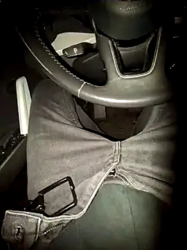 Nzino1983 online show from 03-27-26, 06:18