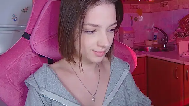 PamBeesly online show from 04-18-26, 04:55