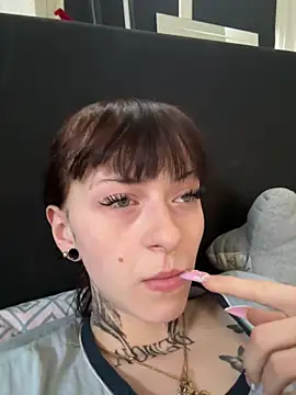 Snapshot of Ciara2004 chatting on 12-16-25, 09:36 Ciara2004 online show from 12-16-25, 09:36