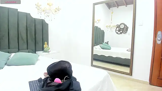 AnthonelaRusso  online show from 02-27-25, 03:36