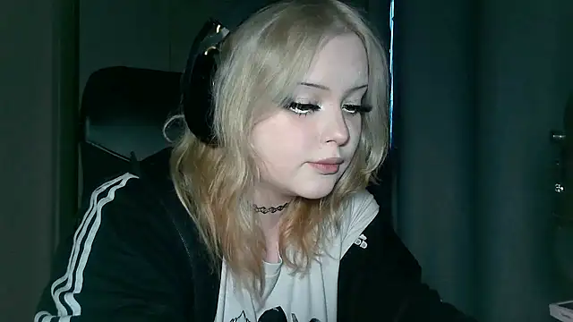 Electro doll online show from 02-10-25, 01:11