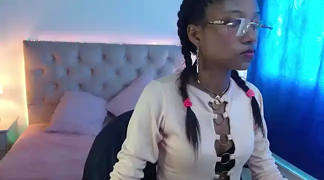 LITTLEDOLLHOT online show from 02-06-25, 05:09