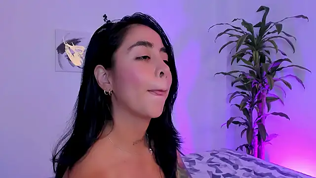 sophierooy22 online show from 03-11-25, 07:58