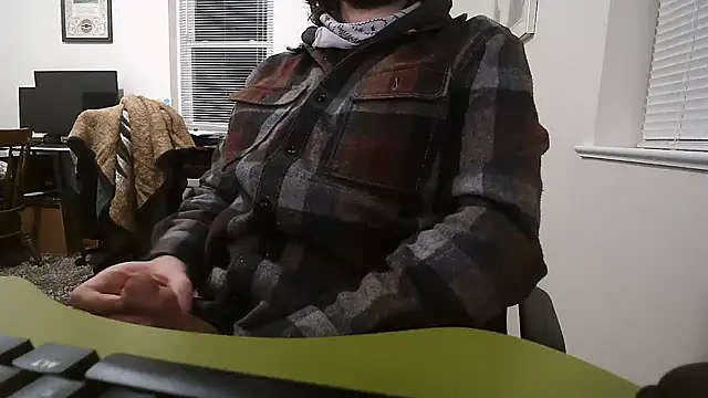 Snapshot of Prolapse_Pig chatting on 12-15-25, 02:38 Prolapse Pig online show from 12-15-25, 02:38