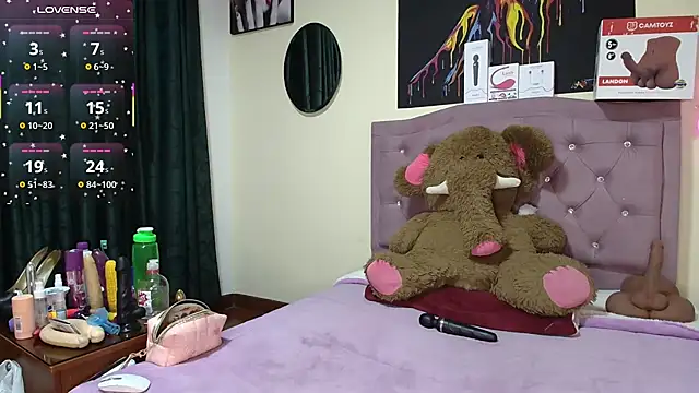 Emmie Hot online show from 06-24-26, 11:42