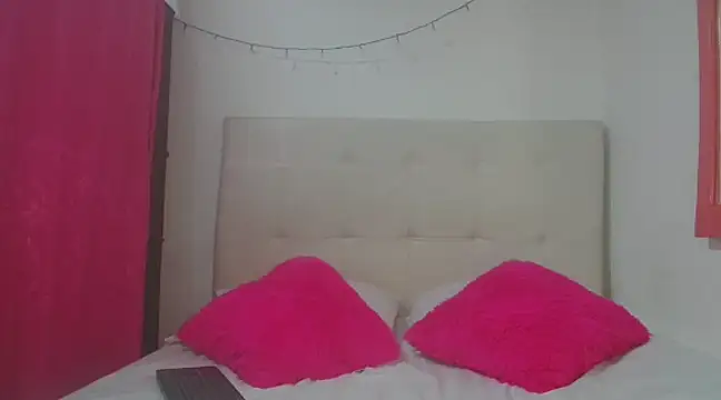 Snapshot of monica-vega chatting on 02-11-25, 04:22 monica-vega online show from 02-11-25, 04:22