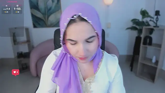 Ayha khalaf online show from 10-29-25, 01:19