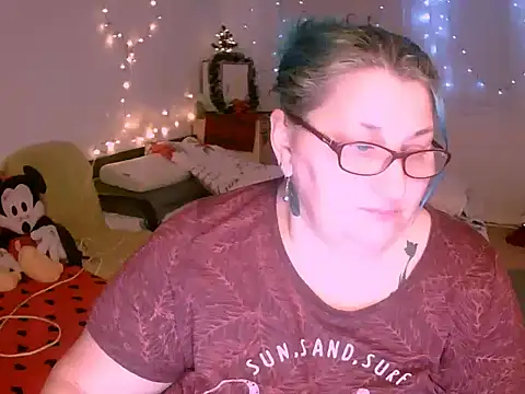 Snapshot of mayamayx chatting on 12-18-25, 06:47 mayamayx online show from 12-18-25, 06:47