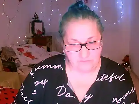 Snapshot of mayamayx chatting on 12-21-25, 06:48 mayamayx online show from 12-21-25, 06:48