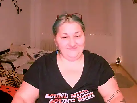 Snapshot of mayamayx chatting on 01-15-26, 07:39 mayamayx online show from 01-15-26, 07:39