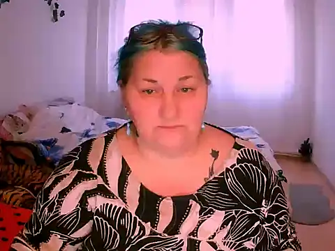 Snapshot of mayamayx chatting on 01-18-26, 02:21 mayamayx online show from 01-18-26, 02:21
