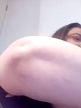 Snapshot of HotHornyEmmaX chatting on 02-10-25, 12:29 HotHornyEmmaX online show from 02-10-25, 12:29