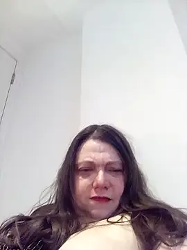 Snapshot of HotHornyEmmaX chatting on 02-14-25, 07:49 HotHornyEmmaX online show from 02-14-25, 07:49