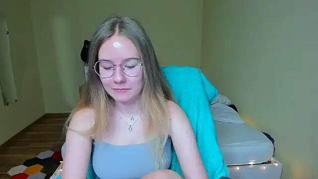 EmilyPaw online show from 02-18-25, 05:31