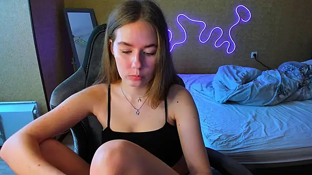 EmilyPaw online show from 05-03-26, 01:50
