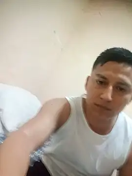 Snapshot of LuisMex1998 chatting on 05-29-26, 02:31 LuisMex1998 online show from 05-29-26, 02:31